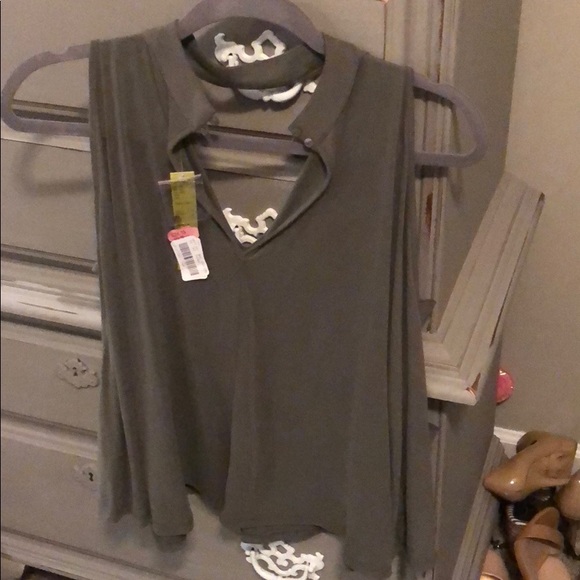 Tank top - Picture 2 of 3